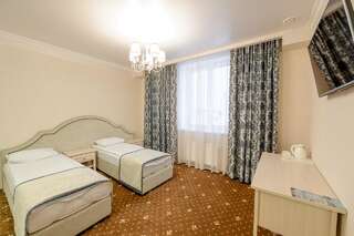 Гостиница Аквамарин Сургут Улучшенный двухместный номер с 1 кроватью или 2 отдельными кроватями-4
